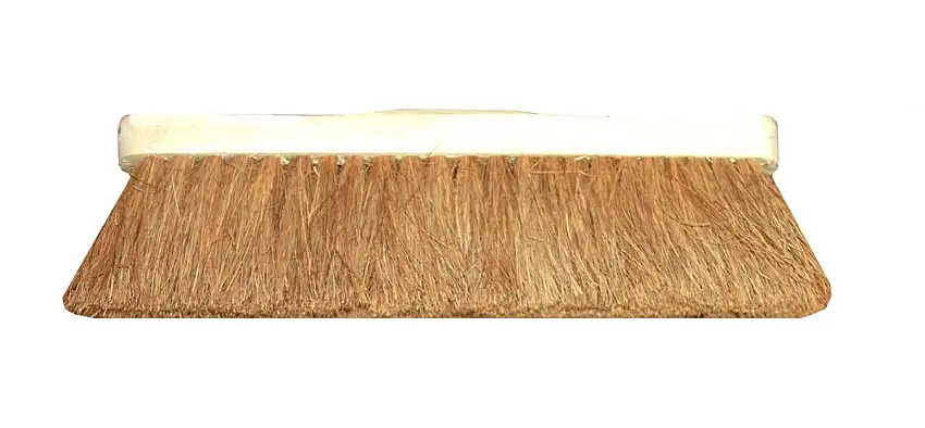 BALAI EN BOIS AVEC FIBRES DE COCO 32 CM DE LARGE POUR UN NETTOYAGE EFFICACE
