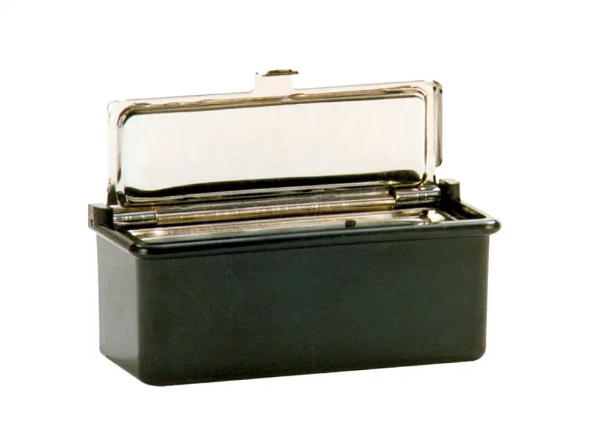 CARPOINT CENDRIER RECTANGULAIRE AVEC COUVERCLE CHROMé 9X5X4 CM