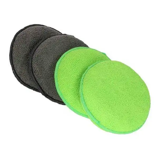 Un ensemble d'éponges - applicateurs recouverts de microfibre avec un manche de diamètre. 12,5 cm, 4 pièces.